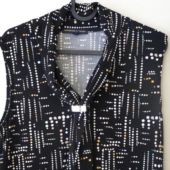 Black sleeveless blouse - Picture 3 of 4